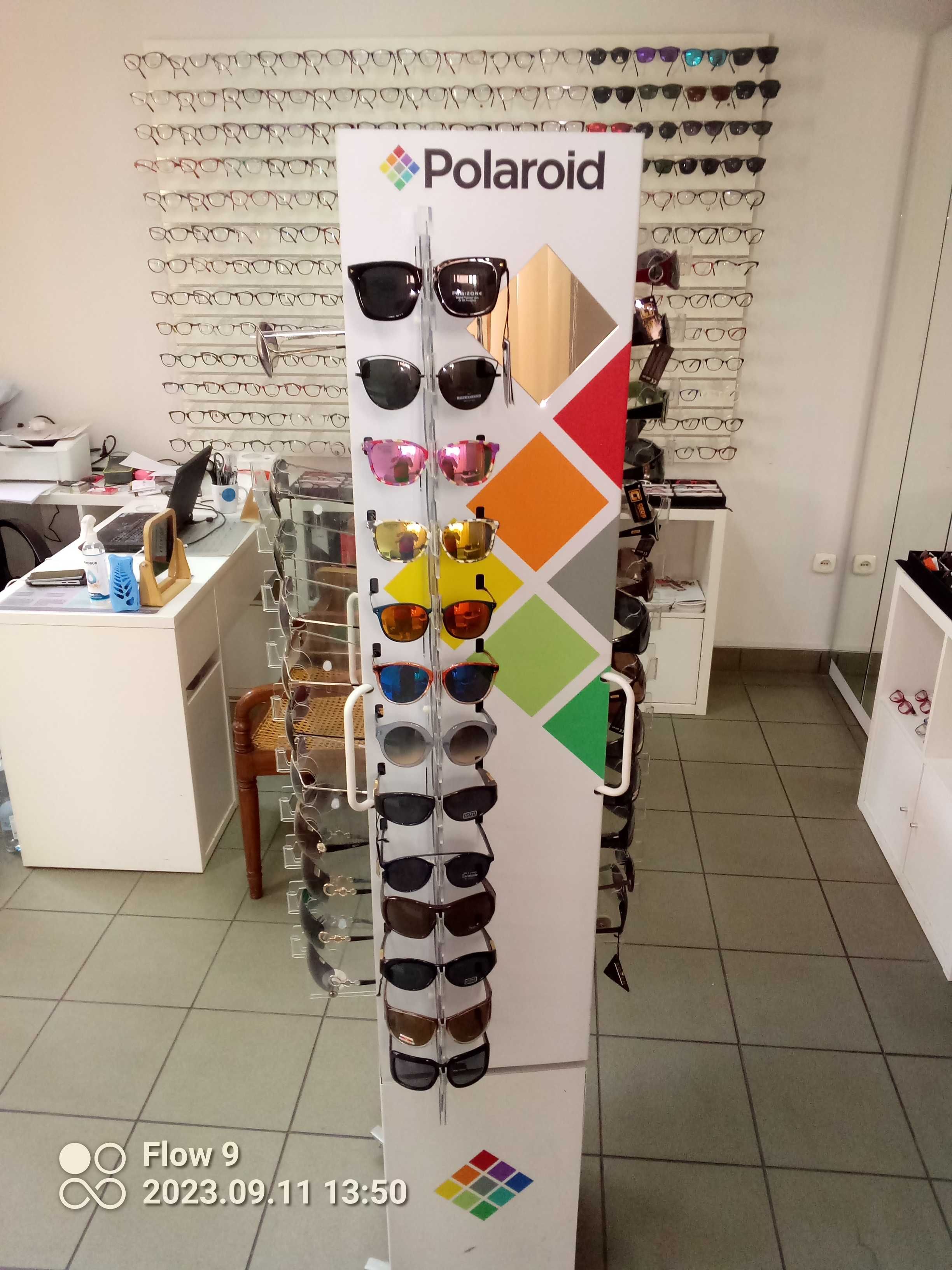 Stojak na okulary firmy Polaroid