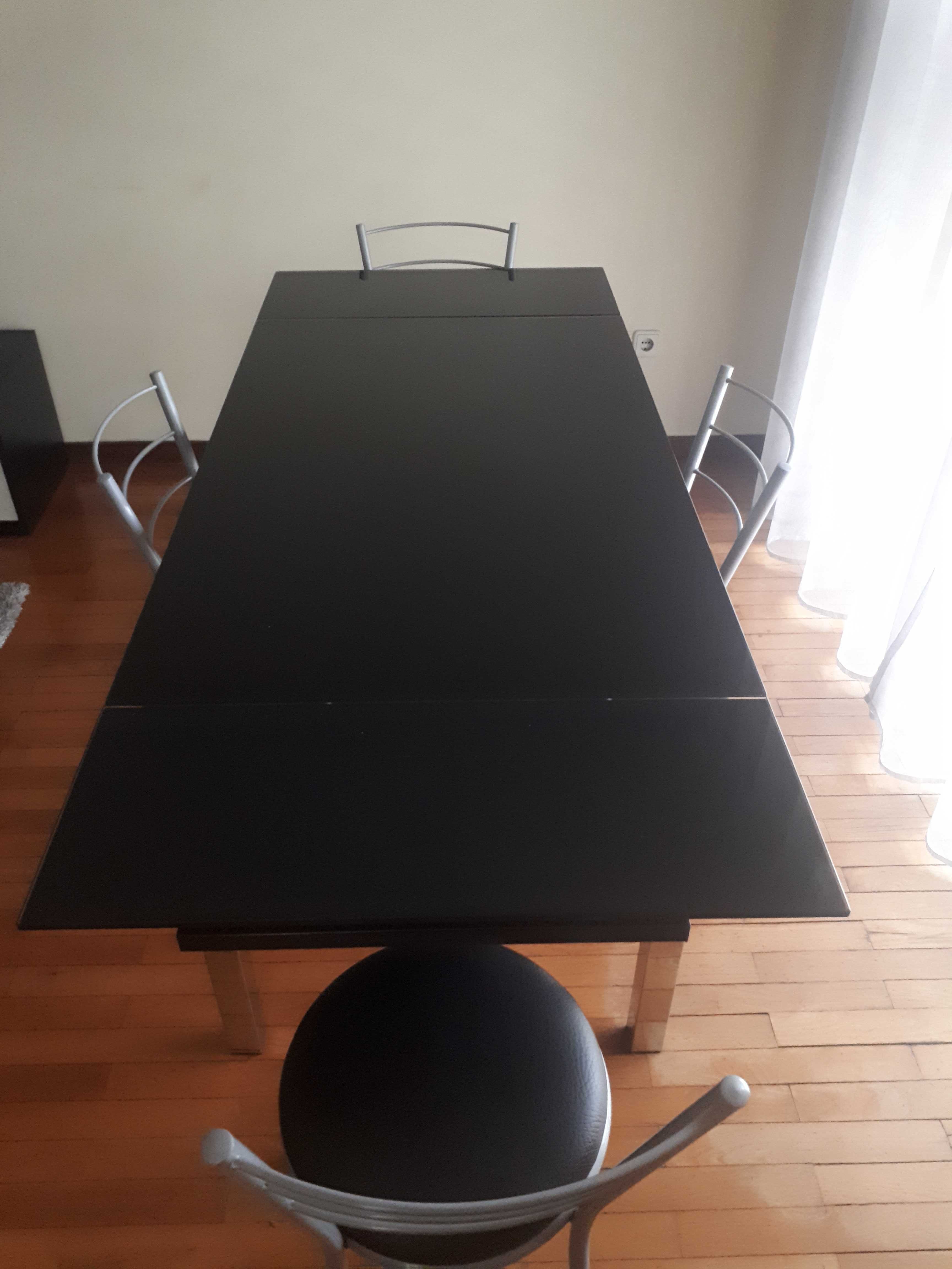 Mesa extensível em vidro temperado