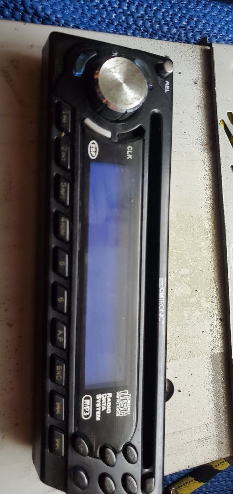 Radio bom pionner
