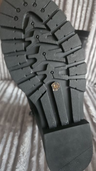 Зимние женские ботинки