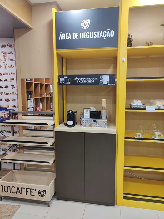 Mobiliário e Acessórios de loja