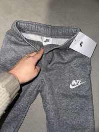 Штани сірі nike спортивні штани Nike дитячі