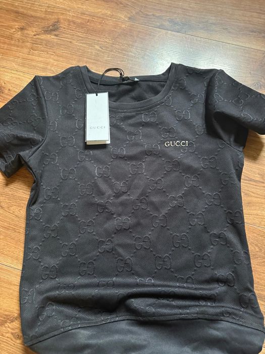 Nowy komplet sportowy Gucci w rozmiarze S.