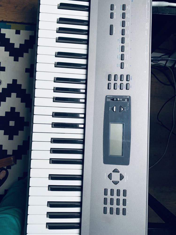 Syntezator Korg N264 stan idealny.