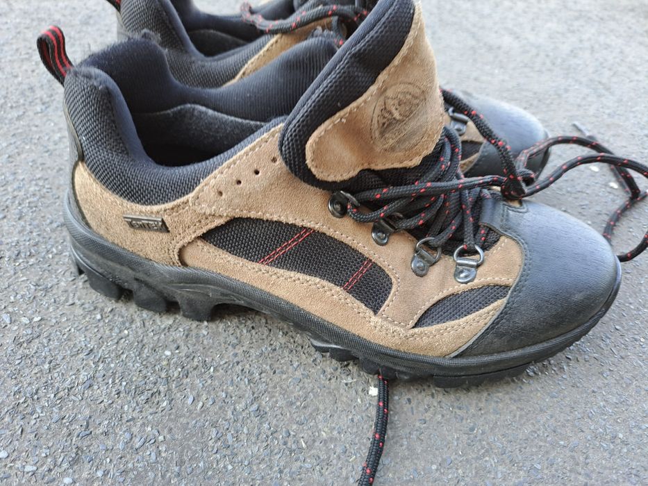 Трекінгові жіночі черевики 36-37рр