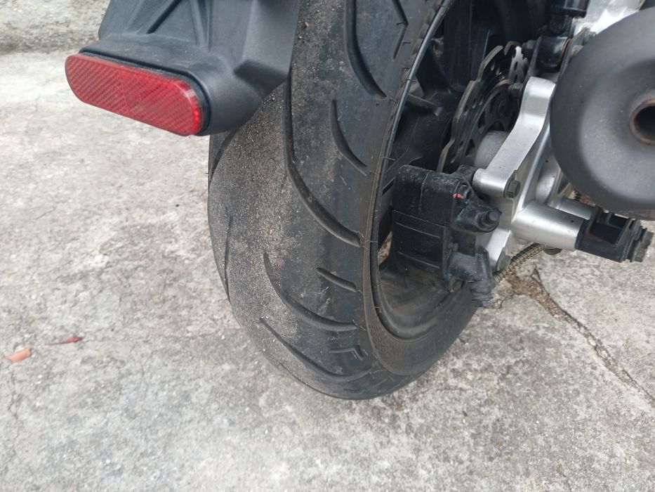 Esta vender 125 como nova  e muito económica andar dia dia