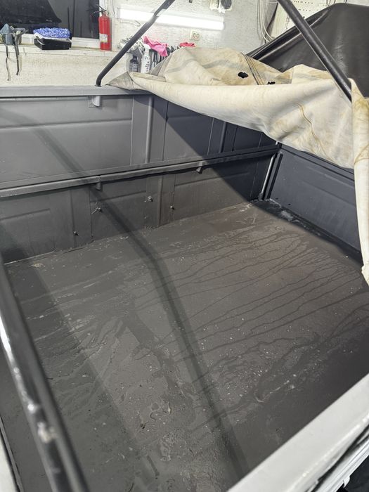 Причіп легковий 2000 року.