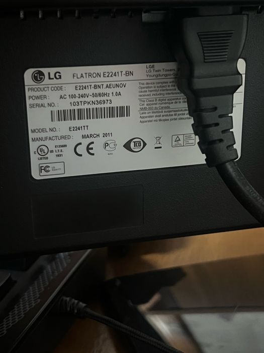 Монітор LG Flatron E2241T-BN