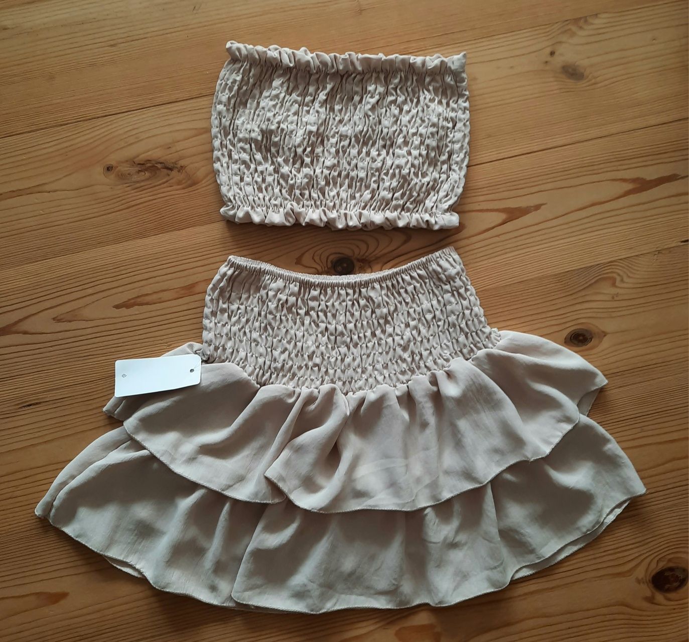 Komplet damski top plus spódnico-spodenki