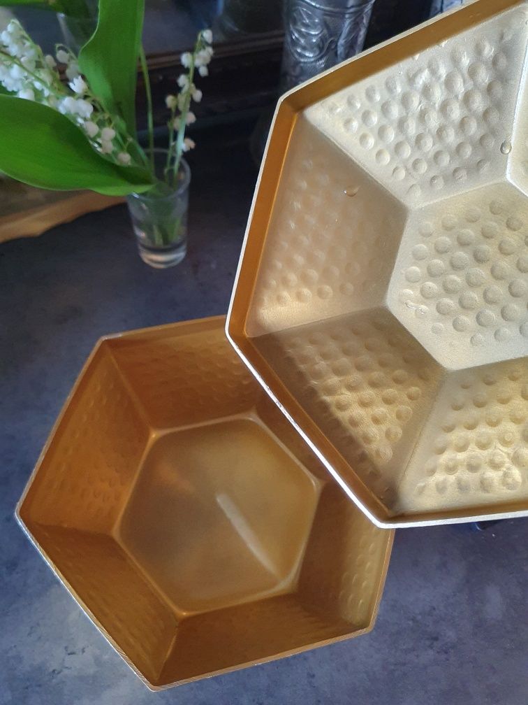 Miska Ikea Ljuvare złota metalowa szkatułka