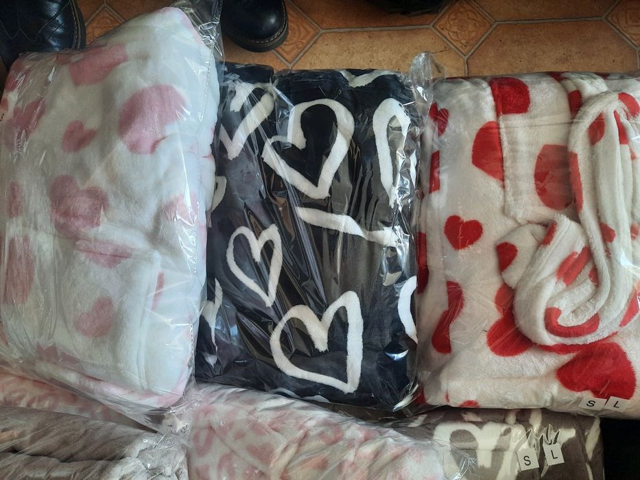 980 ГРН .Стильний халат.Гарний подарунок до свята.Безкоштовна  достовк