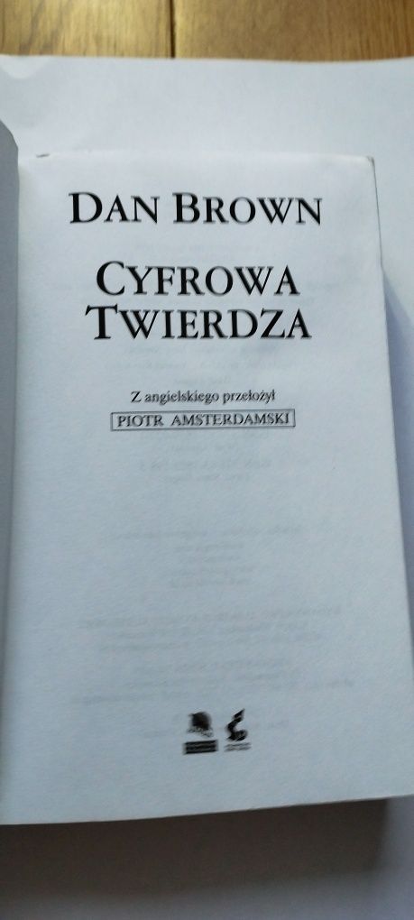 "Cyfrowa twierdza" Dan Brown