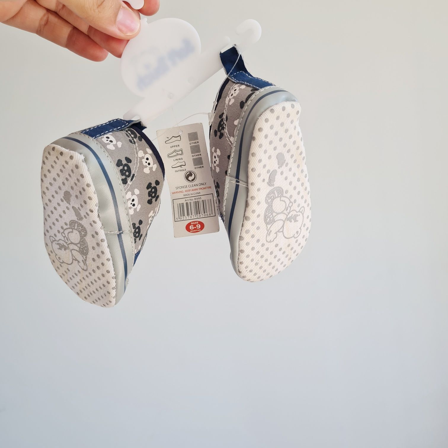 Nowe buty dla niemowlaka niechodki buciki na rzepy w czaszki 
6-9 msc