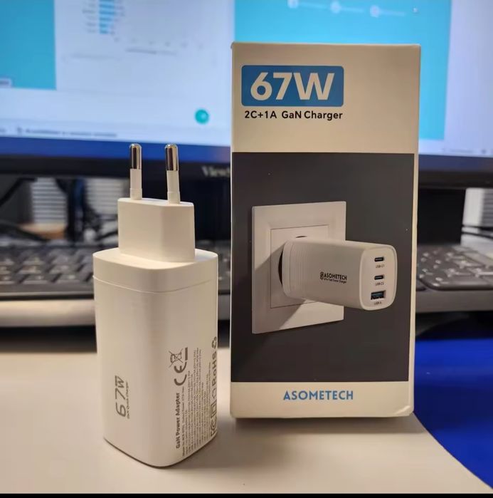 Нова зарядка Asometech GaN 67w білого кольору