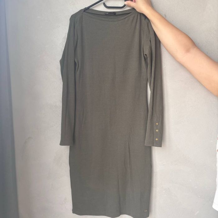 Сукня в рубчик кольору олива. Платье в рубчик трикотаж оливкового цвет