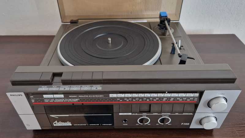 Zestaw z gramofonem Philips F1155