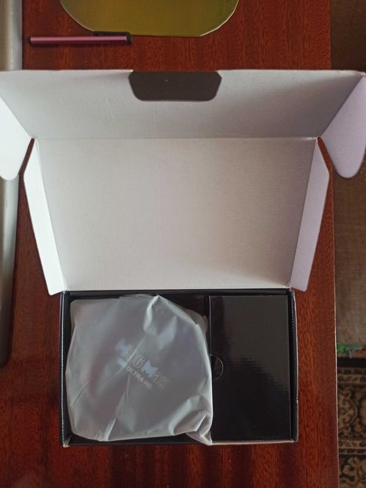 Smart TV H96 MAX RK3528, пристрій до телевізора /Android 13/(4GB/64GB)