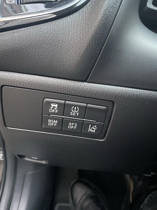 Продам авто Mazda 3 2,5