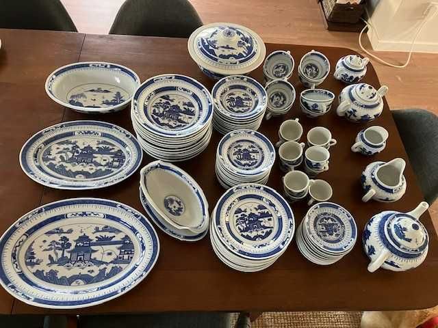 Peças - Serviço de cantão chinês, em porcelana.