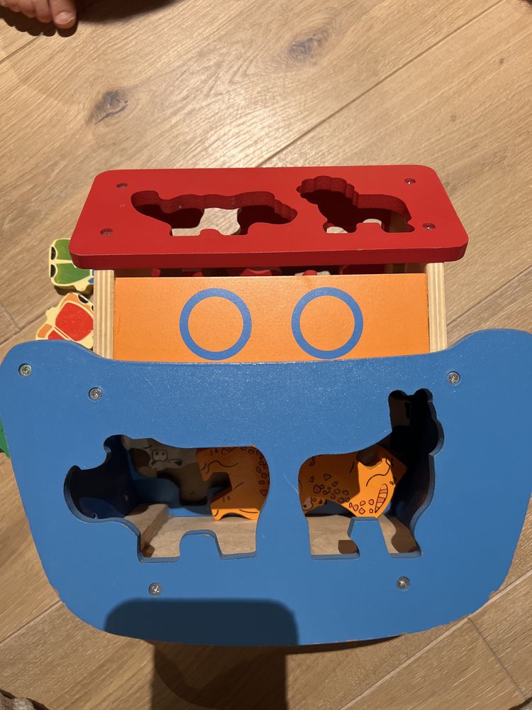 Duzy drewniany sorter arla noego