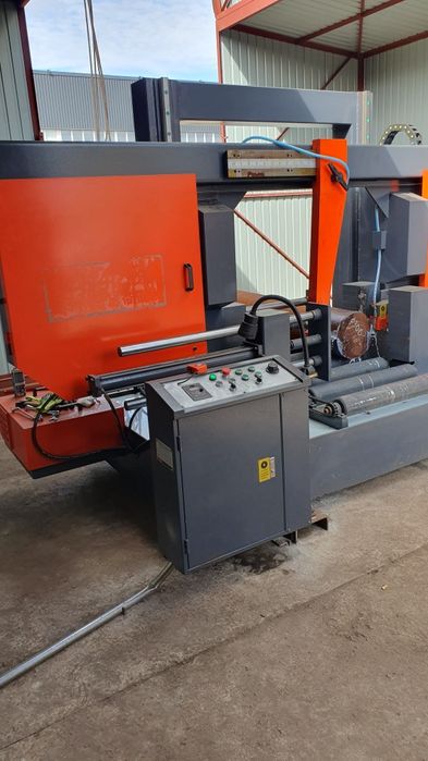 Порізка металу стрічковою пилою