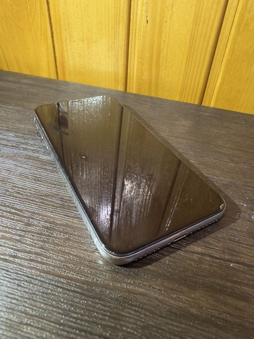 Продам айфон 10 на64 гига