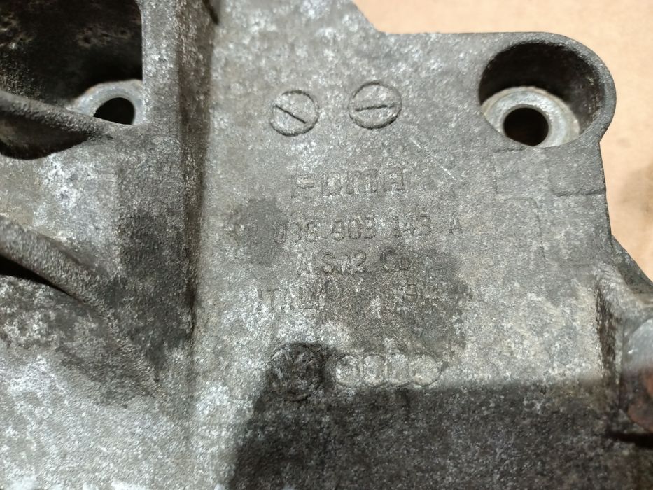 Łapa mocowanie alternatora pompy kompresora 2.0 TDI VW Audi Seat Skoda