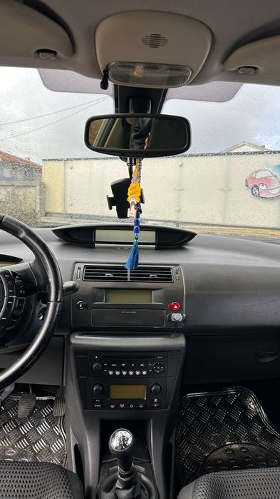 Citroen c4 1.6hdi

-Versão Exclusive
-Diesel
-110cv
-
