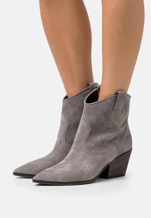 Botki kowbojki zamszowe Kennel + Schmenger 35