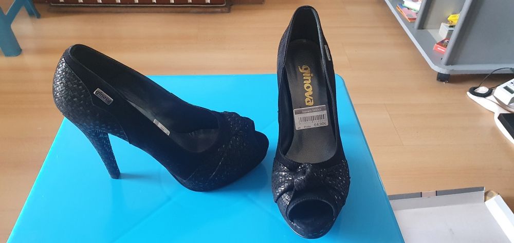 Sapatos pretos ginova