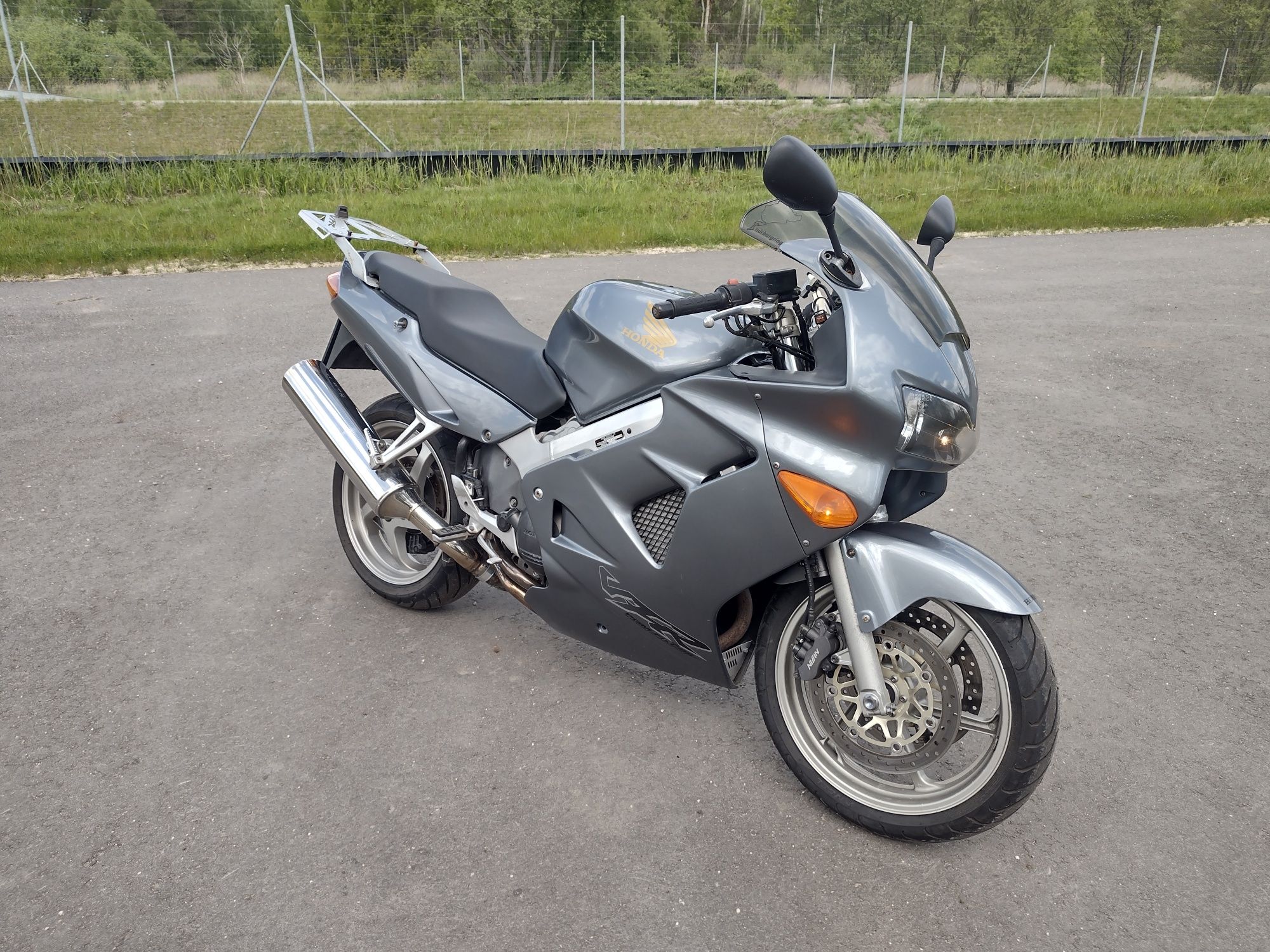 Honda vfr 800 fi nie v-tec grzane manetki stelaż