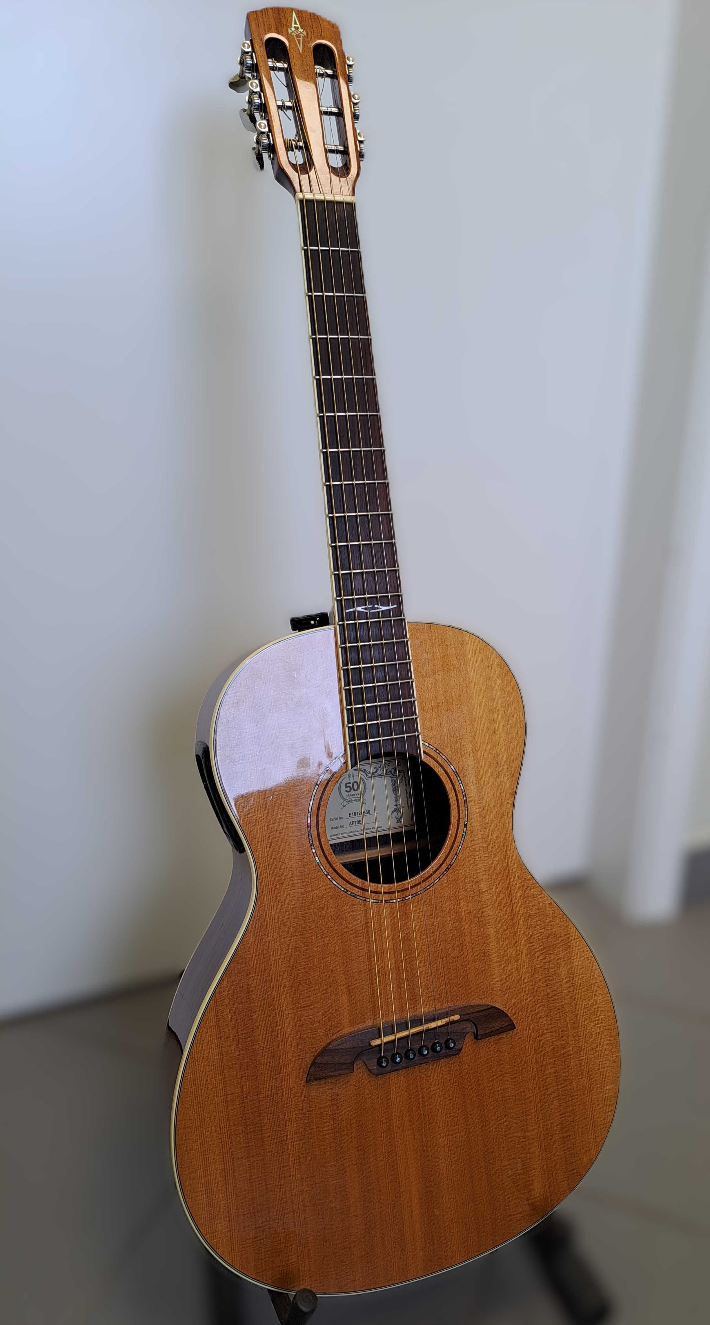 Alvarez AP 70 E gitara elektroakustyczna typu Parlor