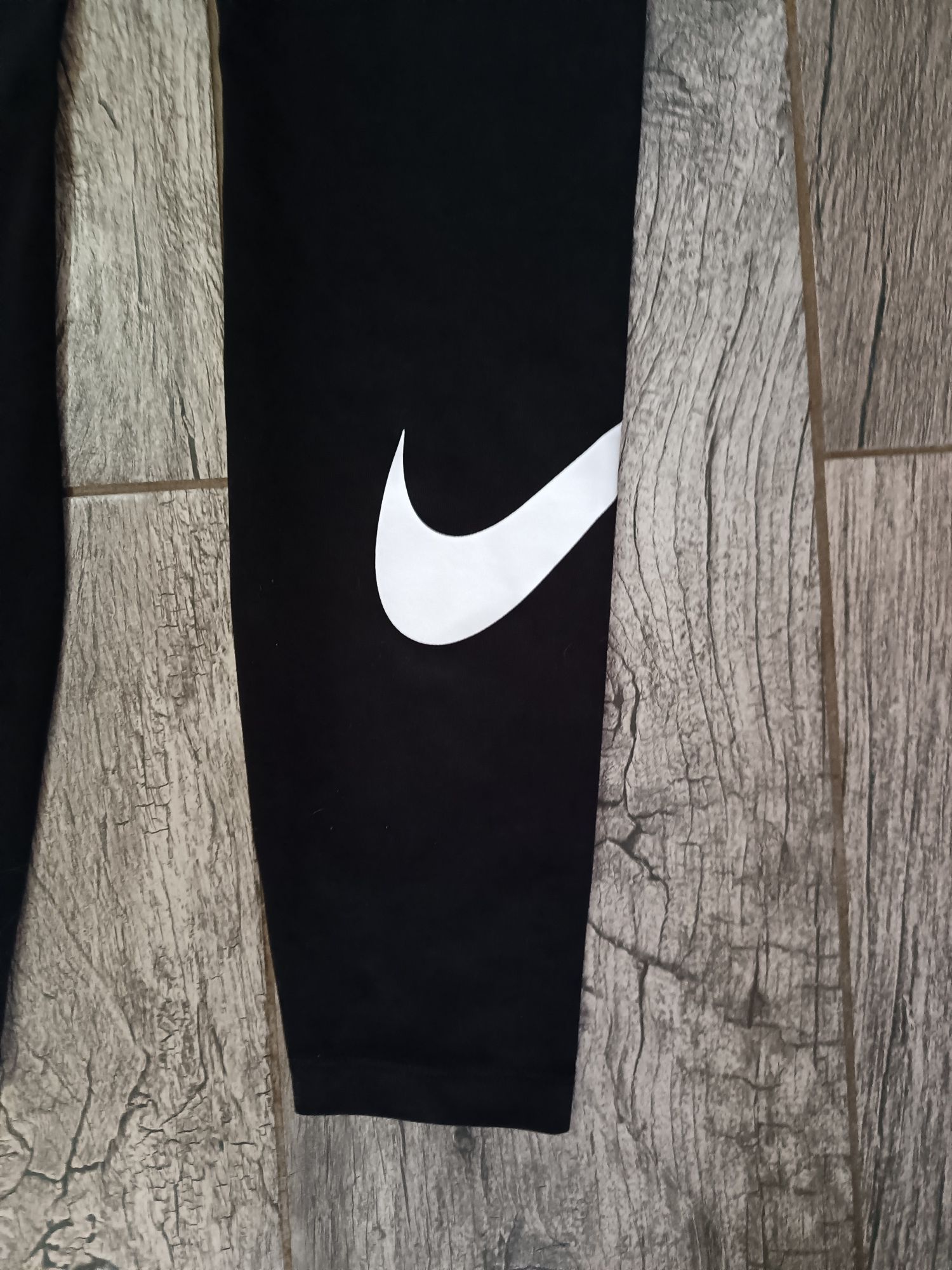 Leginsy Nike nowe roz. M