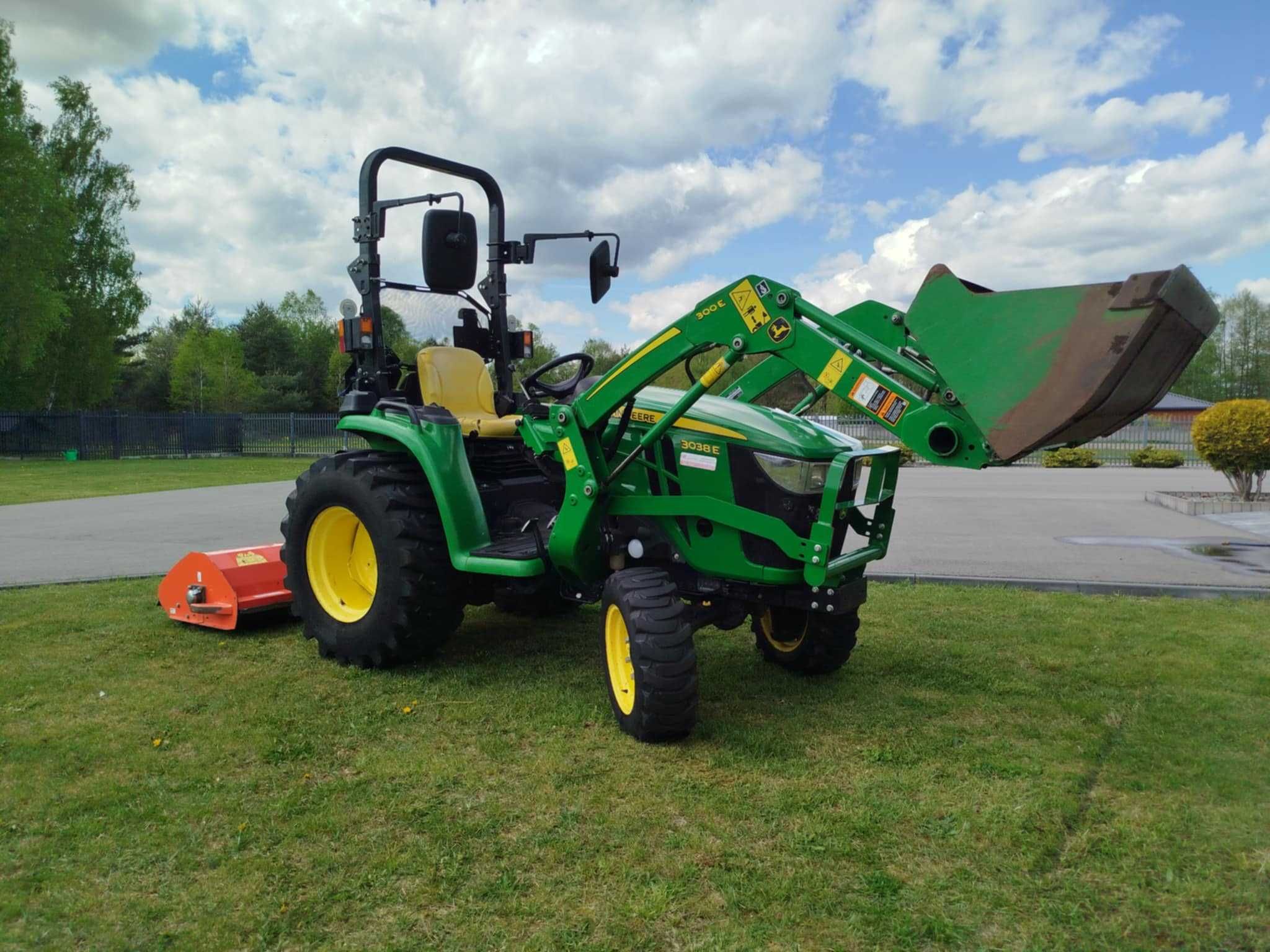 John Deere 3038 krajowy 2017r. ładowacz tur hydrostat kosiarka