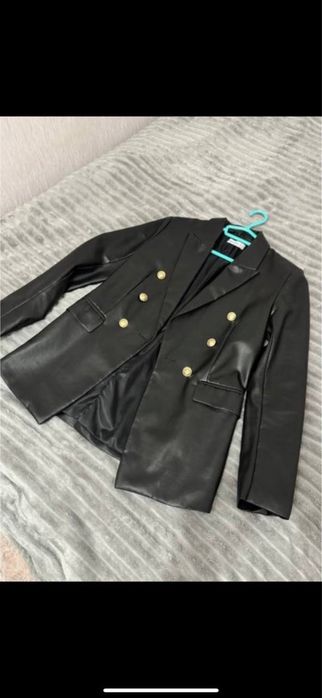 Продам шкіряний піджак жіночий