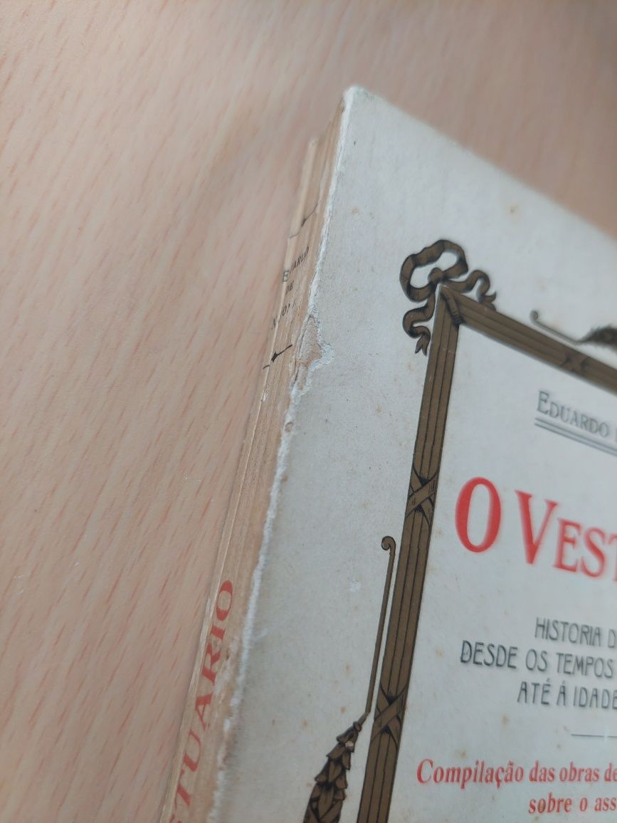 Livro o vestuário Eduardo de Noronha