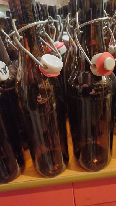 Butelka szklana zamykana na kabłąk, typ krachla