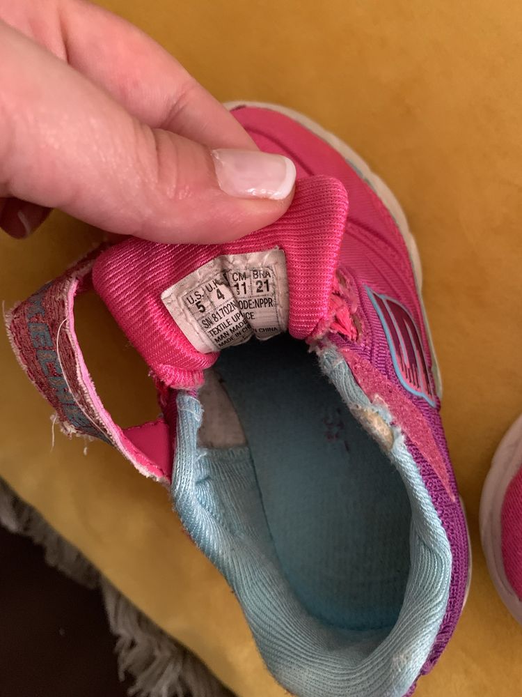 Sapatilha skechers, tam. 21