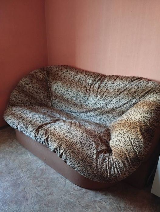 Продам диван недорого