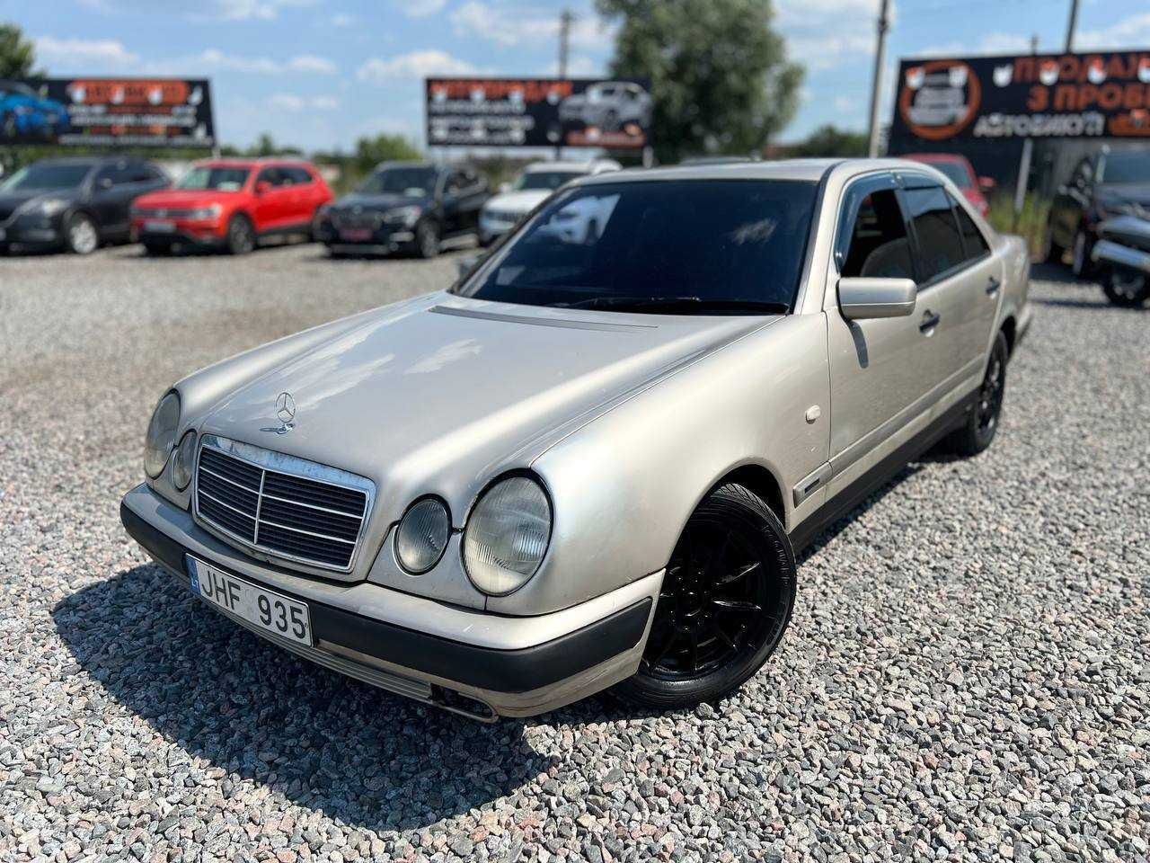 Mercedes-Benz 210 1998  2.2 дизель