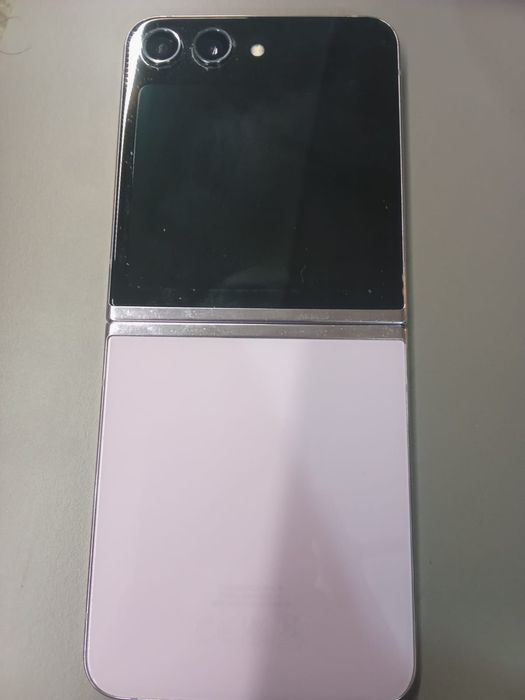 Samsung galaxy Z flip5 400 euros