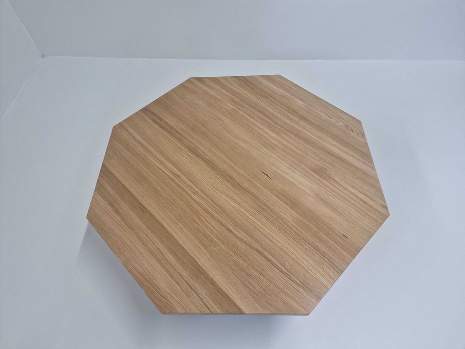 Geometryczny stolik kawowy