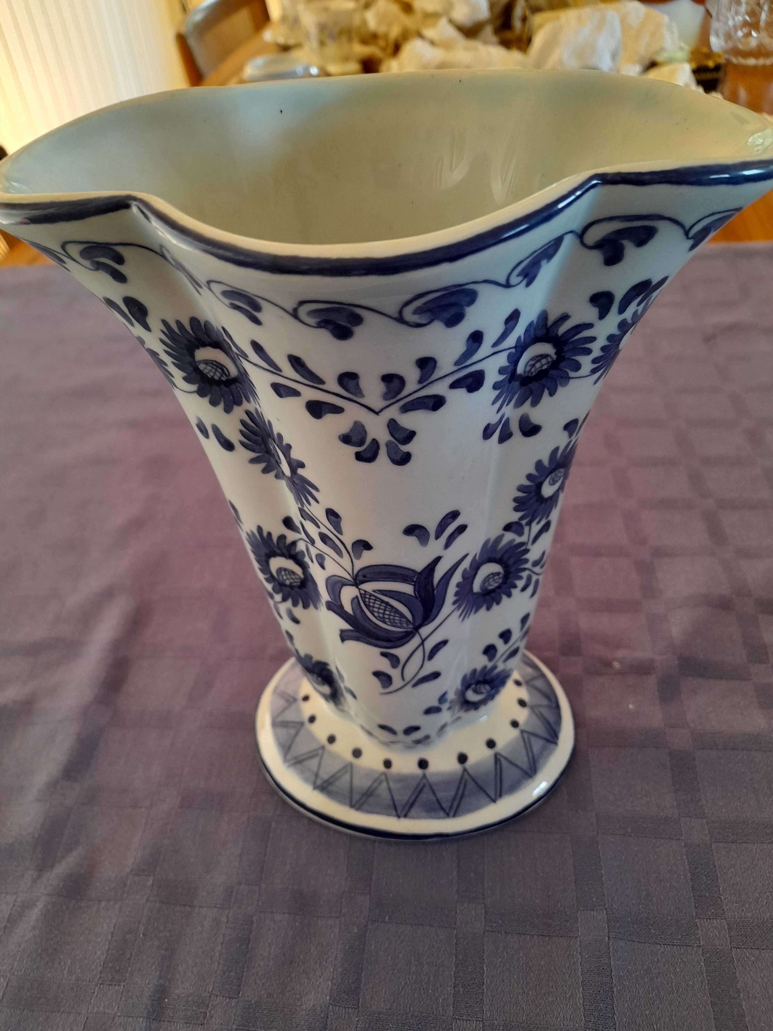 Vaso em porcelana - Pintura à mão
