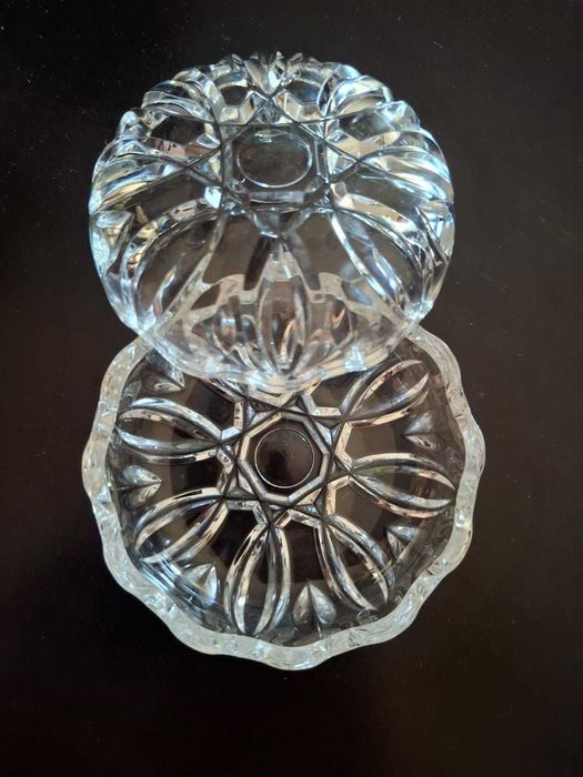 Vários guarda jóias de cristal