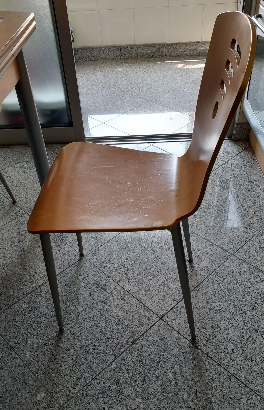 Mesa com 4 Cadeiras