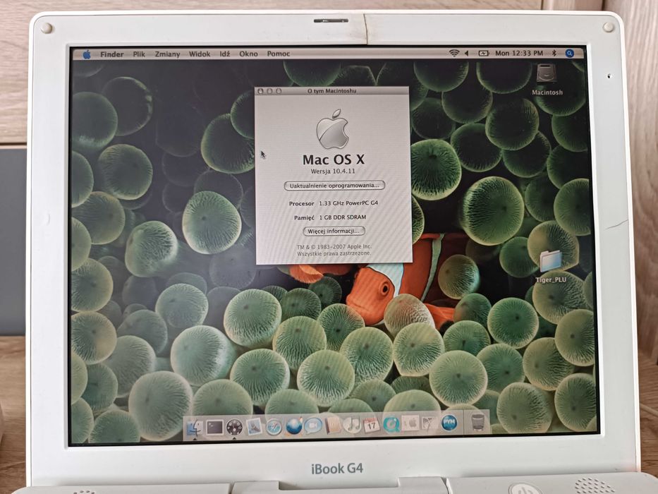iBook G4 1.33GHz 1GB RAM 60GB HDD MacOS 10.4.11 Ubuntu 10.10