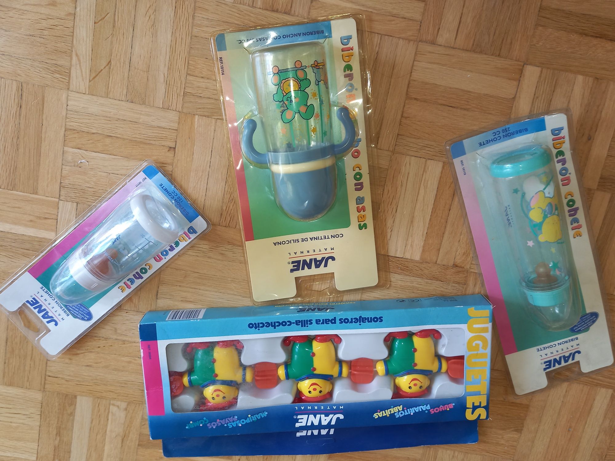 Butelki do karmienia dla niemowląt 3sztuki+ zabawka