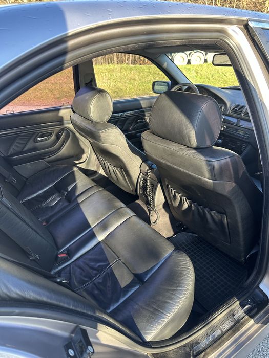 Bmw e39 523i R6 170koni 2.5b LPG gaz automat BEZ RDZY bardzo ładna