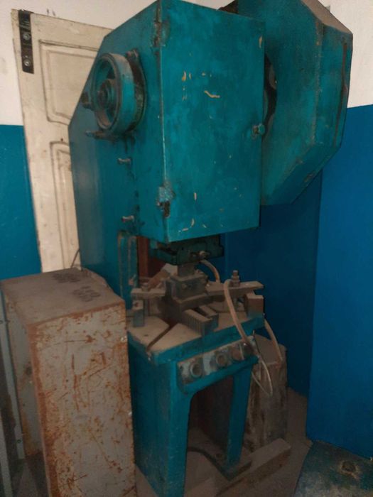 Продам ударный пресс 16 т