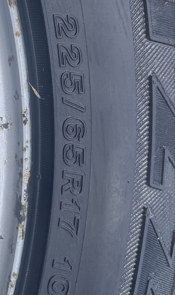 Диски оригинальные 17’’ Toyota Rav4 с резиной